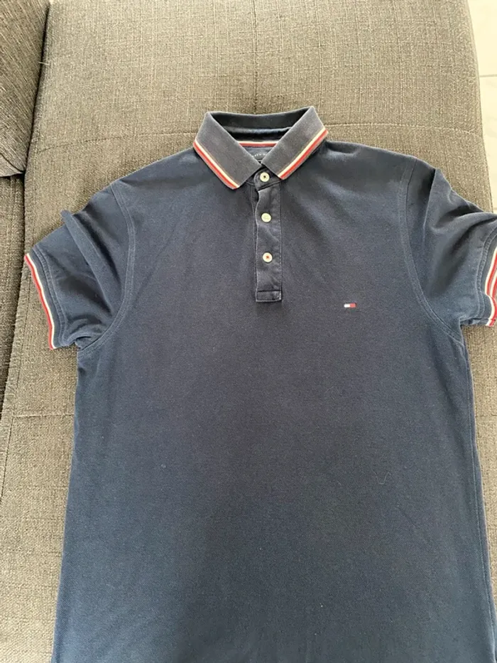 Lot 2 polos Tommy Hilfiger homme taille S Noir & Bleu Marine Très bon état - photo numéro 8