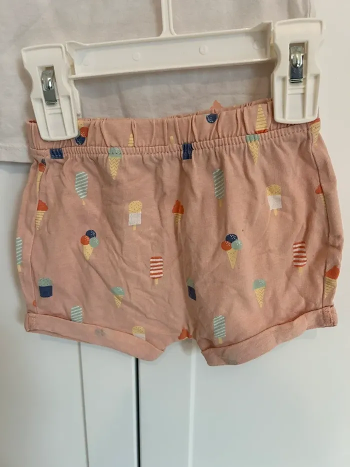 Short et tee shirt motif glace - photo numéro 3