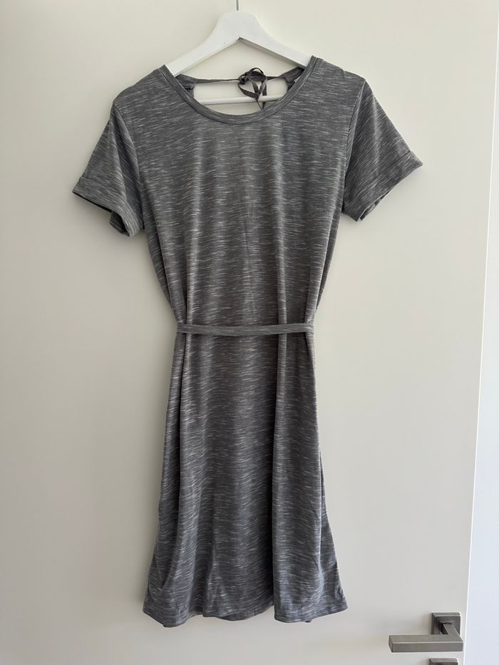 Robe été gris galerie lafayette neuf sans étiquette taille M