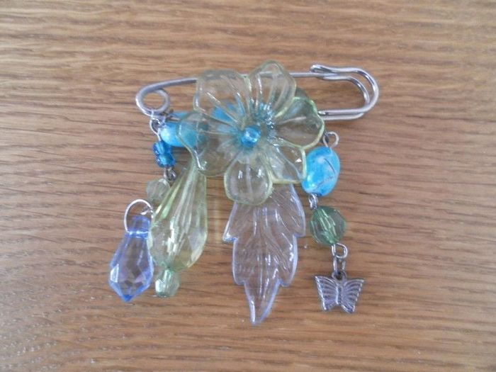 broche