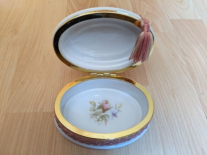 Boite porcelaine baptême/communion/bijoux - photo numéro 2