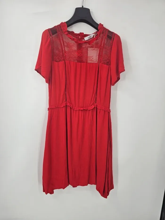 Robe rouge dentelle Calie Paris – Taille 40 – Neuve avec étiquette