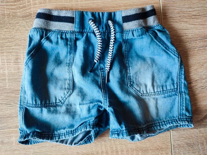 Lot short 18 mois - photo numéro 2