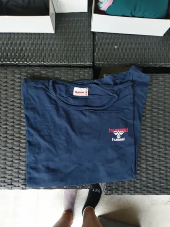 Tee shirt