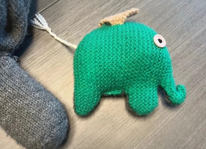 Elephants fait main en tricot - photo numéro 4