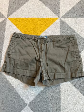 Short Jennyfer couleur kaki Taille 40