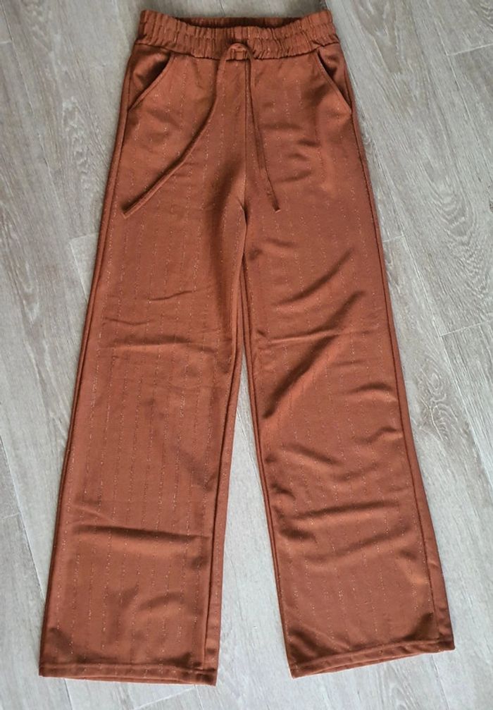 Pontalon marron taille s/m à jambes larges