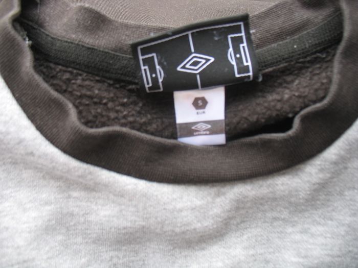 SWEAT SHIRT NOIR ET GRIS "UMBRO" - TAILLE S - n°02 - photo numéro 5