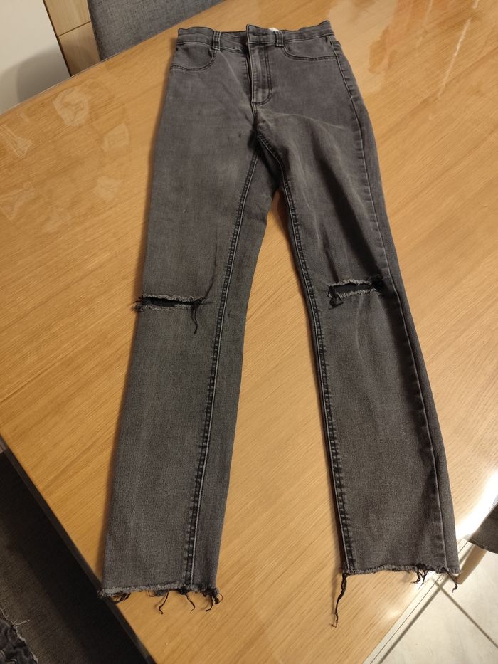 Jean troué noir Zara