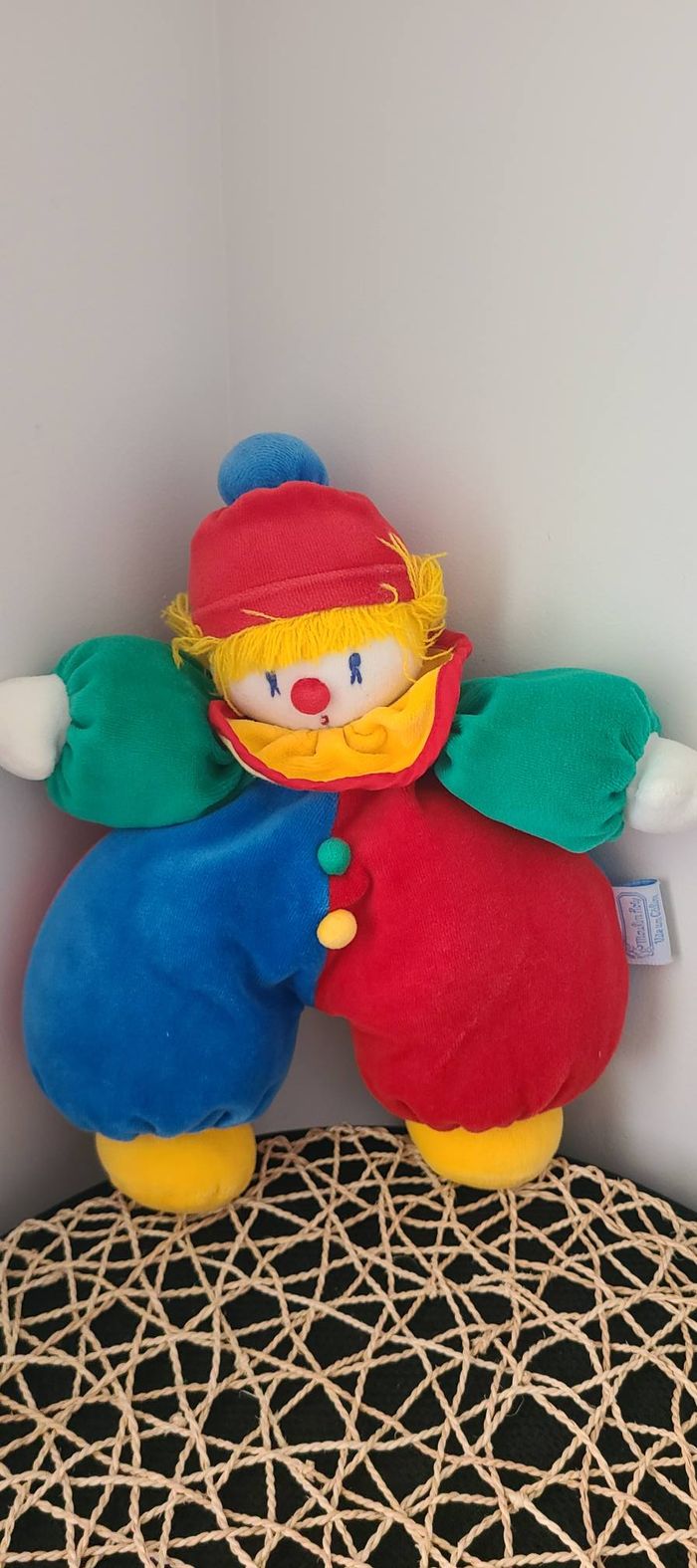 Peluche vintage Clown MOULIN ROTY vite un câlin rouge bleu jaune grelot 33 cm - photo numéro 4