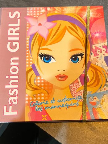 Livre jeunesse fashion girls
