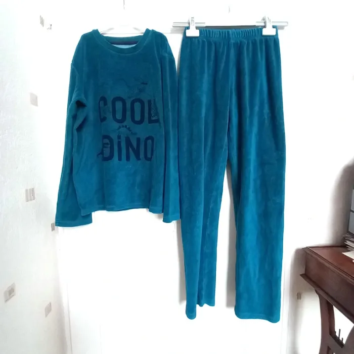 Lot 3 pyjamas velours 12 ans - photo numéro 2