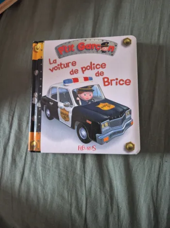 Livre ptit garçon la voiture de police de Brice