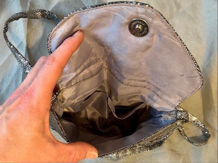 Petit sac bandoulière Cache Cache argenté - Très bon état - photo numéro 4