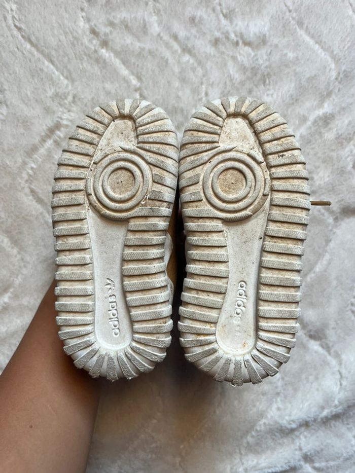 Paire de Adidas Taille 22 - photo numéro 7