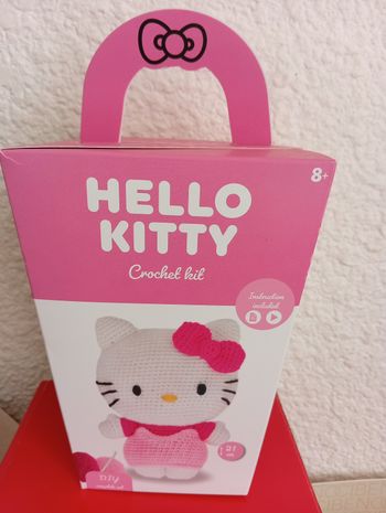 Kit crochet Hello Kitty neuf 