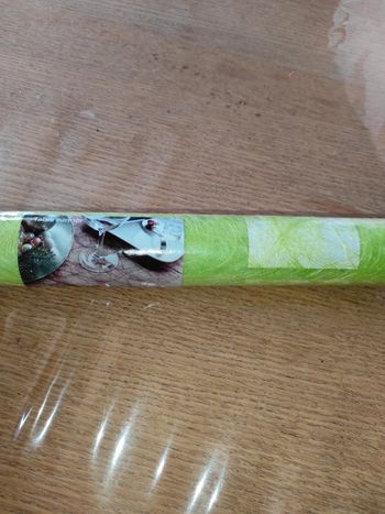 Chemin de table ajouré vert anis