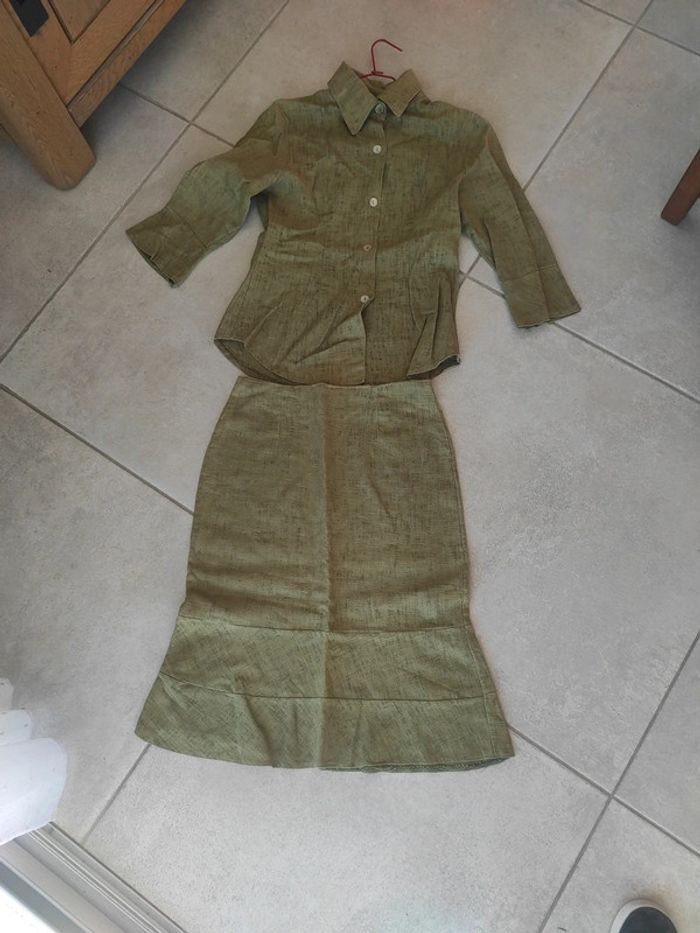 Ensemble  tailleur veste et jupe en lin