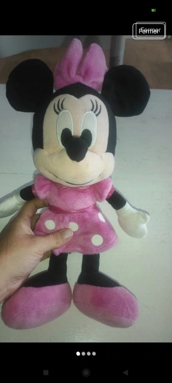 Très belle peluche Minnie lb