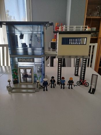 Commissariat de police 👮