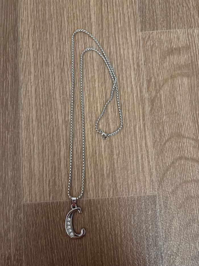 Collier lettre « C »
