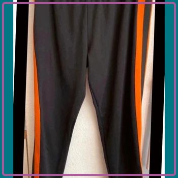 🌟🌟 Pantalon en tres bon etat avec bande🌟🌟