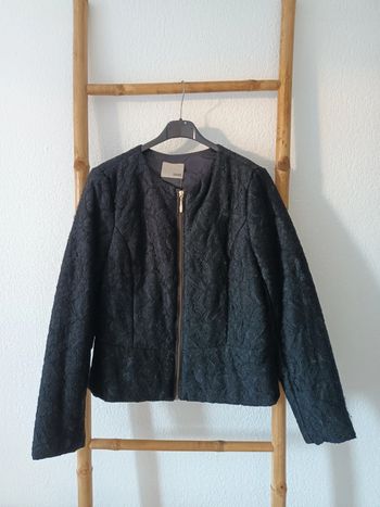 Jolie veste molletonnée en dentelle noire Miss Captain Trend taille 36