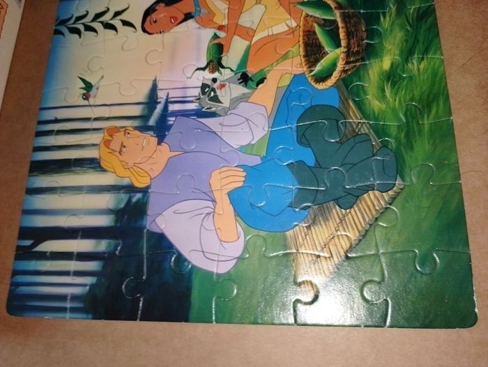 Puzzles Pocahontas Disney 60 pcs TBE
+ Poster
Déjeuner amoureux - photo numéro 7