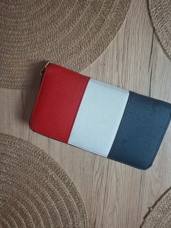 Portefeuille Tommy Hilfiger tricolore – logo doré - photo numéro 12