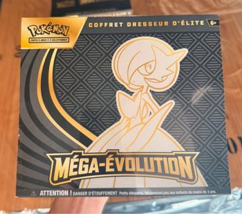 Pokémon ETB Coffret Dresseur d'Elite ME01 Méga Evolution Méga Gardevoir Scellage Irréprochable