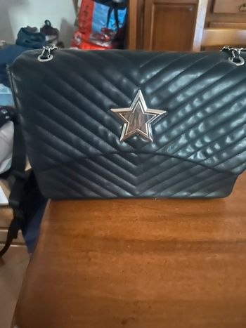 2 sacs à main noirs