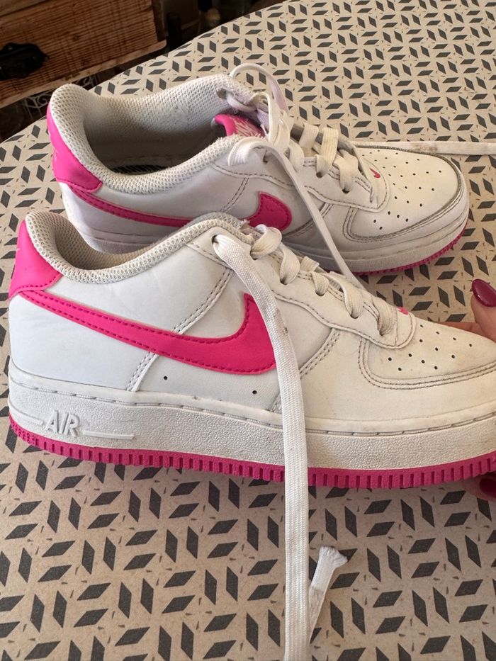 Baskets Nike air authentique 35 - photo numéro 1