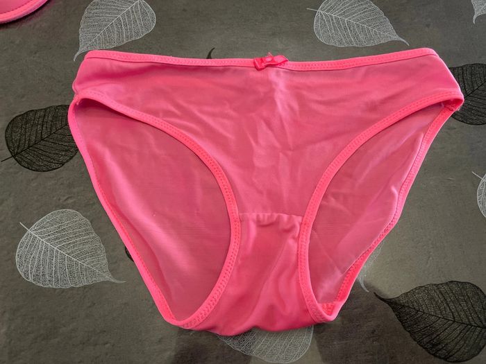 Maillot de bain rose 36/38 et 85B - photo numéro 2