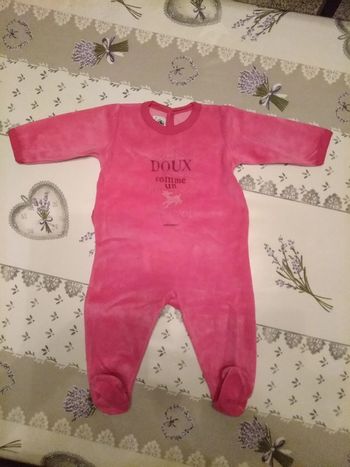 Grenouillère petit bateau, taille 6 mois, très bon état