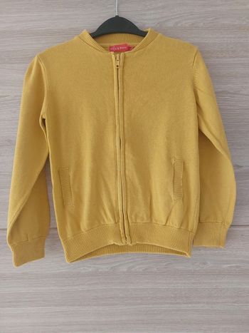 gilet zippé 8 ans