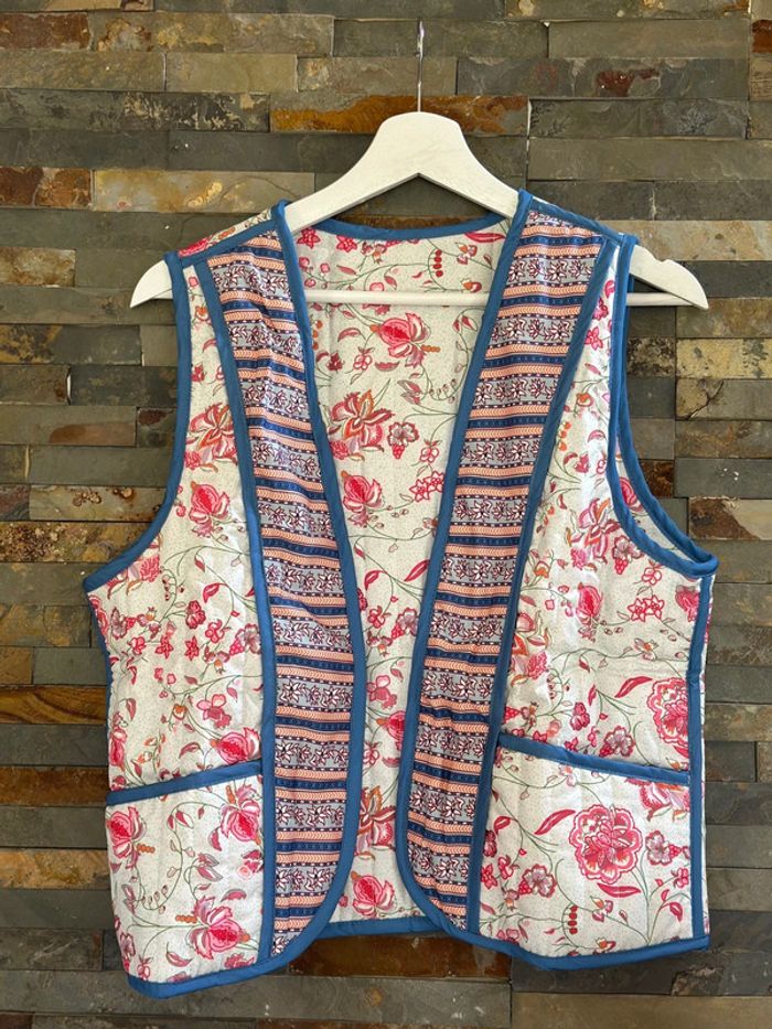 Gilet matelassé neuf fleuri style bohème – Taille unique