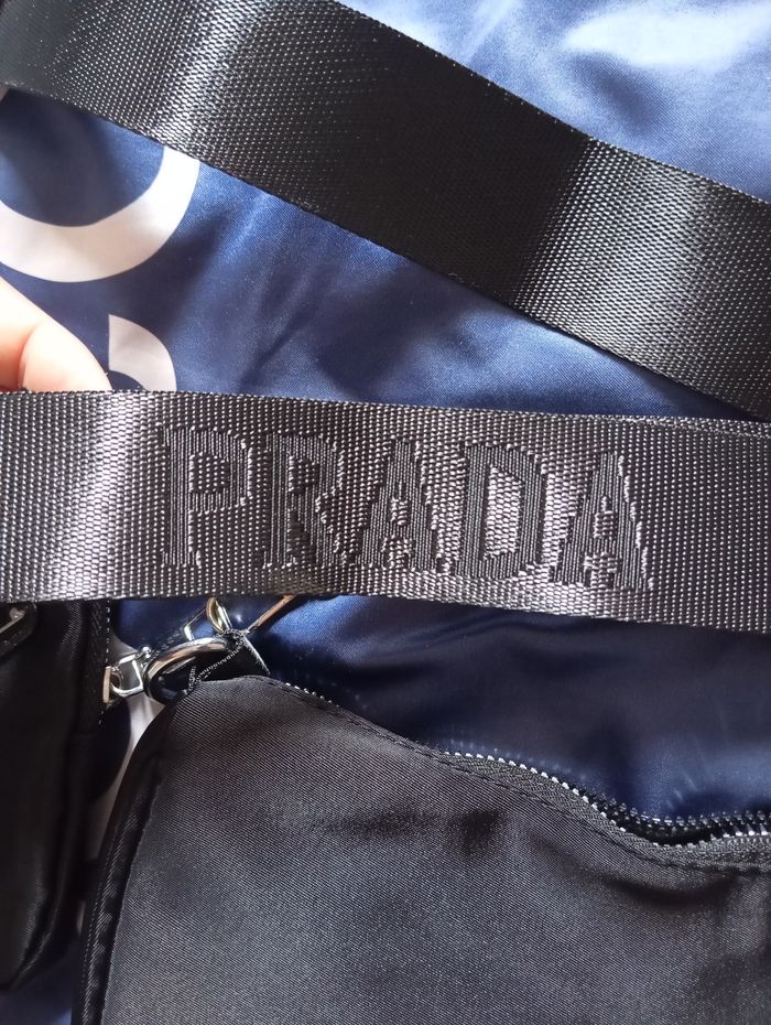 Sac Prada noir bandoulière neuf - photo numéro 2