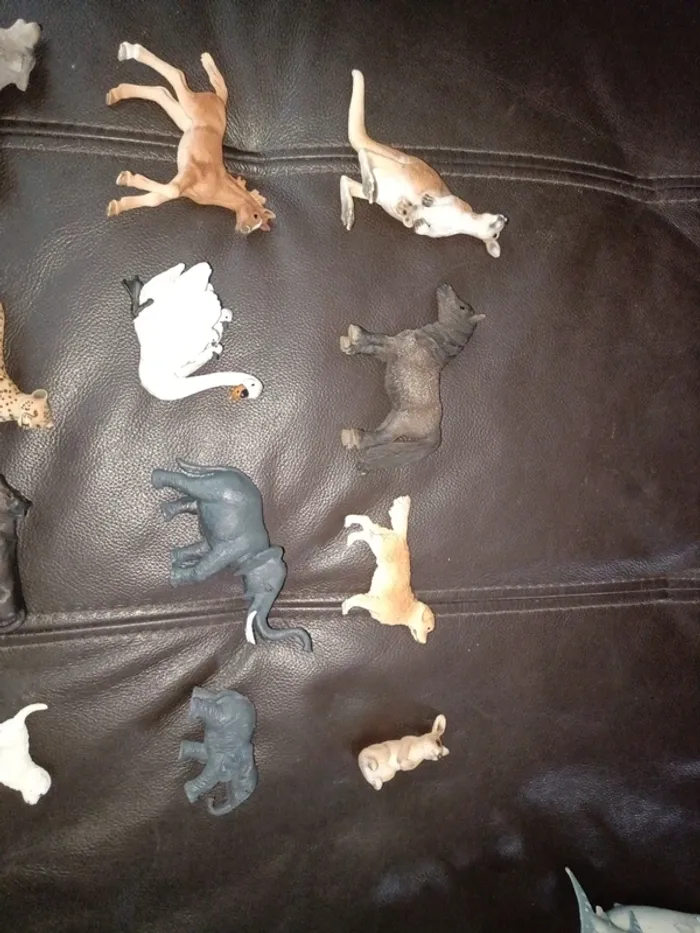 Figurines a 3 euros l unite - photo numéro 2