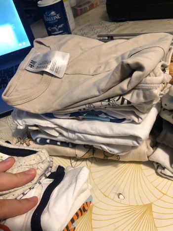 Lot de 52 vêtements