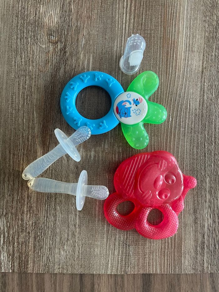 Lot de jouets de dentition