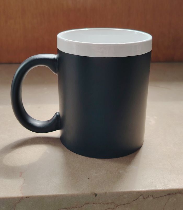 Tasse originale effet ardoise (Vous pouvez écrire dessus avec un feutre blanc ou une craie) - photo numéro 3