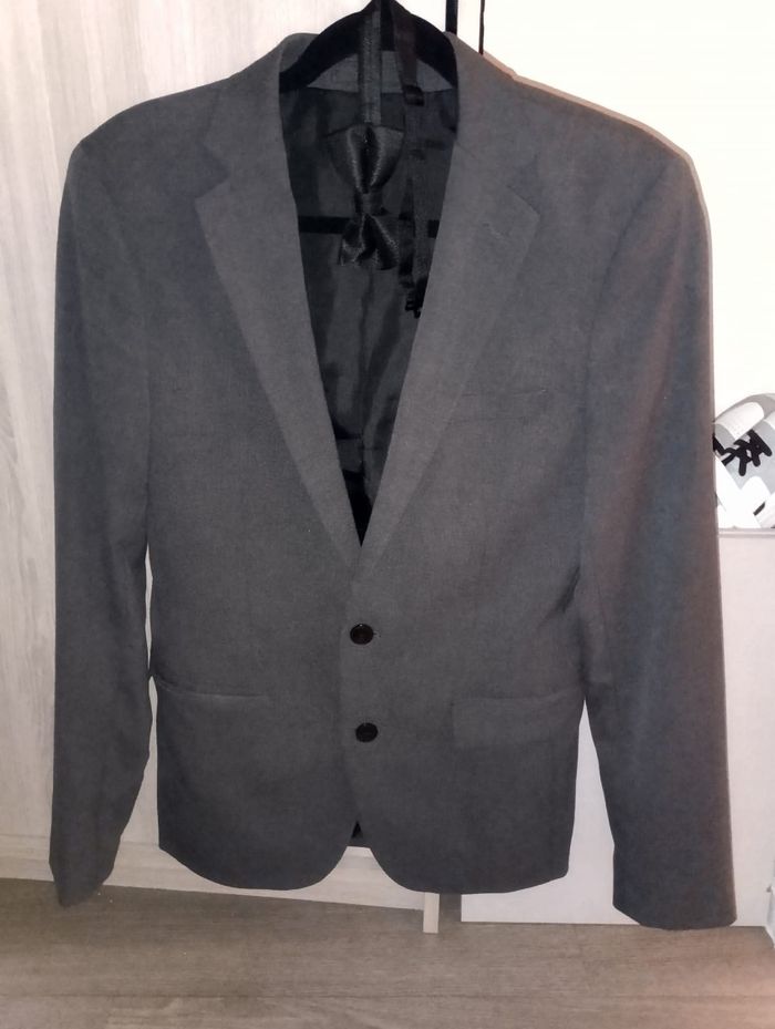 Vente de costume pour homme avec nœud papillon