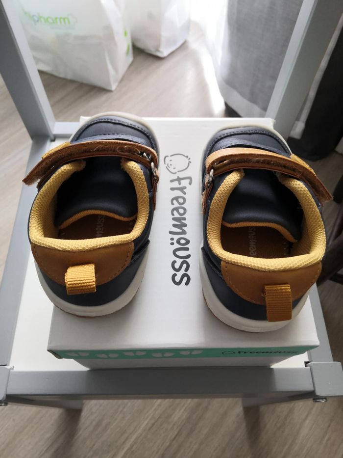 Baskets Bleu Garçon motif Uni Scratch + Elastique Pointure 19 - photo numéro 2