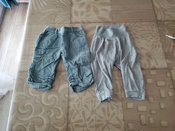 Lot 2 pantalons 12 mois