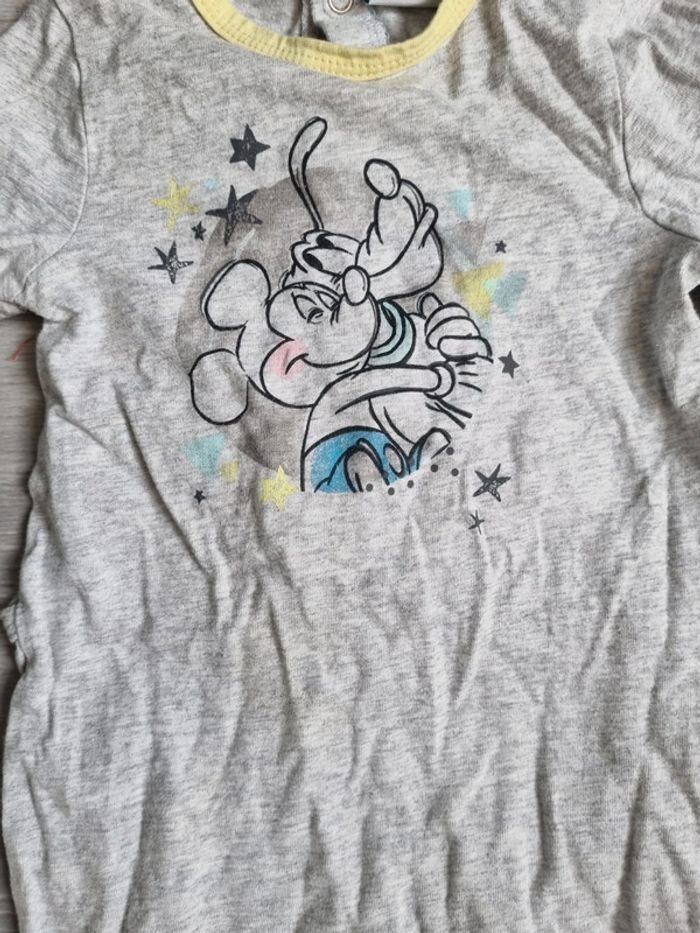 ​Pyjama Dors-Bien Bébé Mickey Mouse Disney Gris Jaune Taille 12 Mois Tres Bonne Etat - photo numéro 2