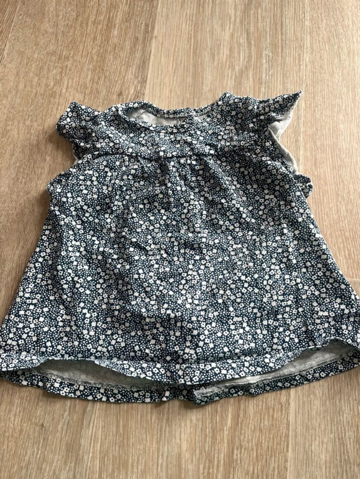 Tee shirt bleu marine imprimé fleurs blanches 18mois