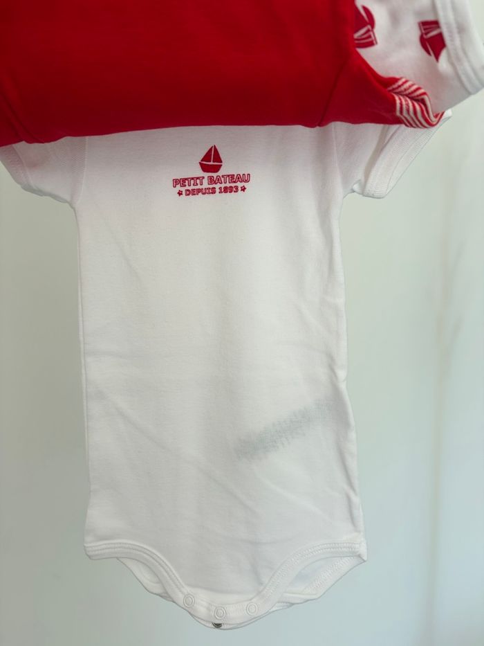 Lot de 3 bodies neufs Petit Bateau - photo numéro 3