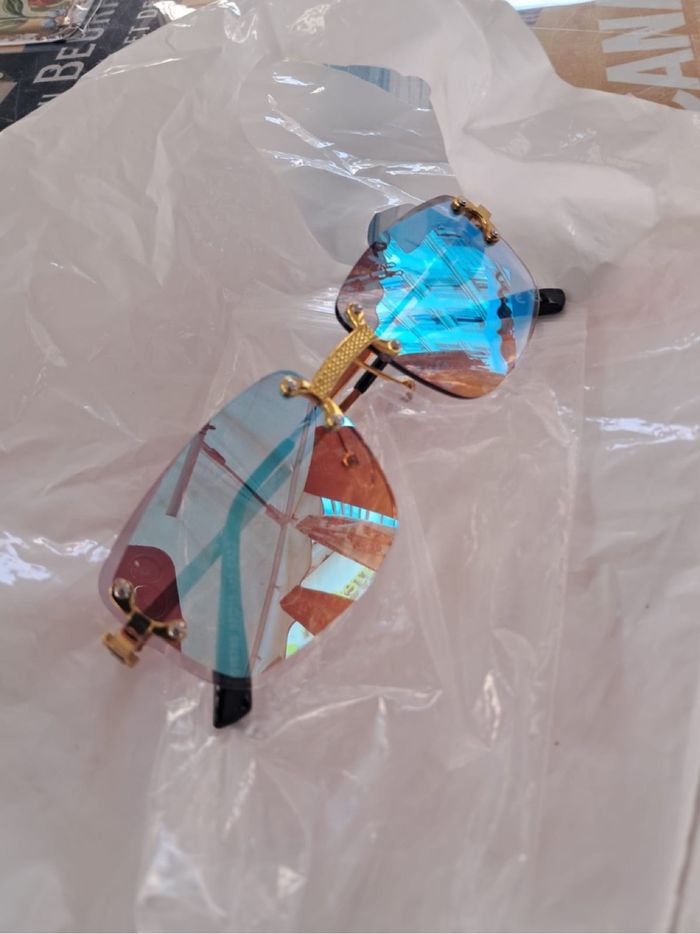 Lunette de soleil - photo numéro 8