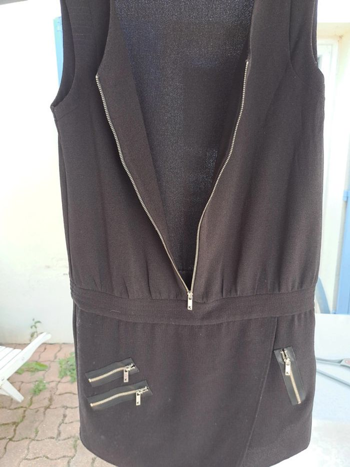 Robe noire 40/42 - photo numéro 3
