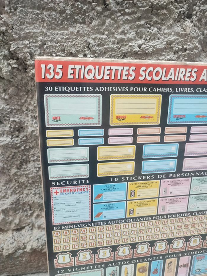 135 étiquettes scolaires adhesives - photo numéro 2